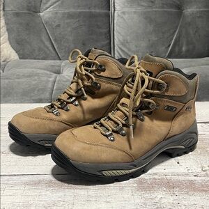 REI Women’s Leather Gore-Tex Tan Hiking Boots Size 9 1/2